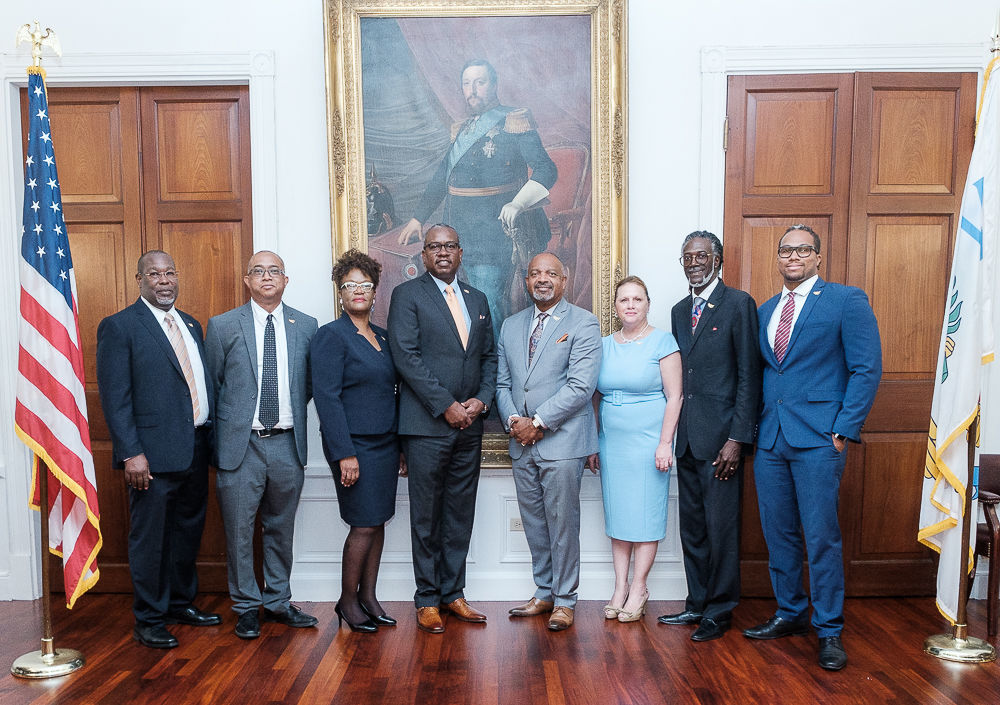 STX Cabinet